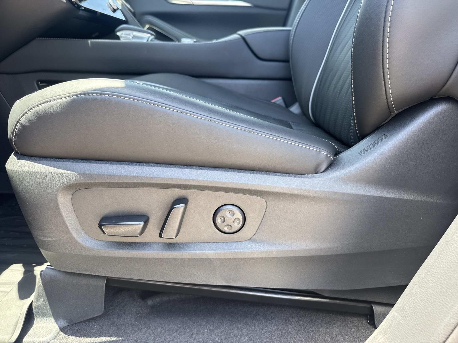 New 2027 MINERAL BLACK INFINITI Autograph AWD image 13