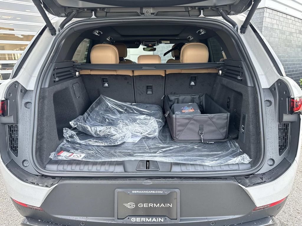 New 2026 Borasco Grey Land Rover SE image 6