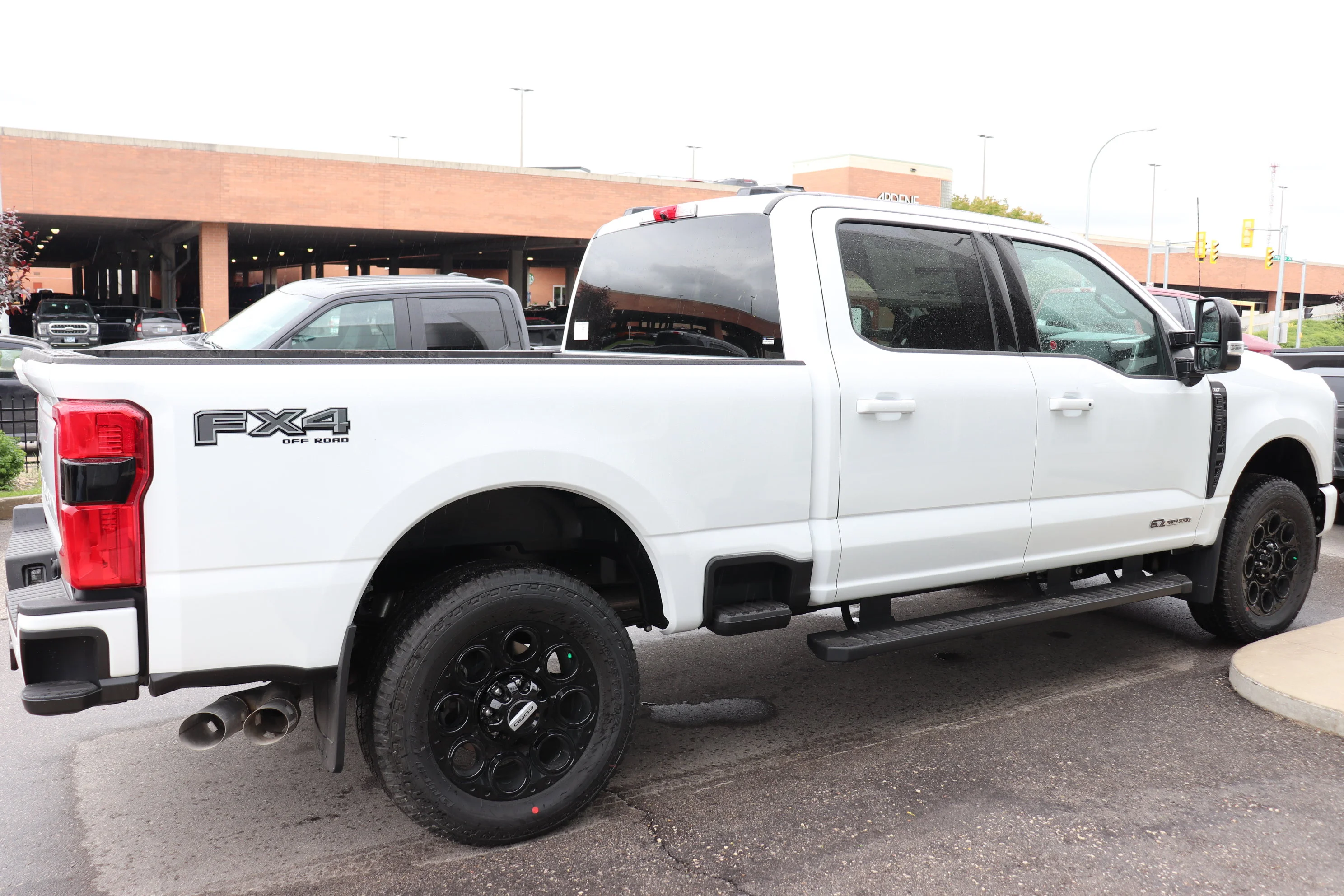 New 2026 OXFORD WHITE Ford XLT image 4