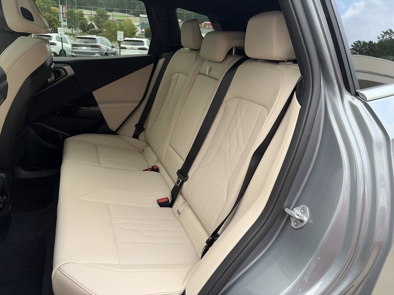 New 2026 Skyscraper Grey Metallic BMW 30 xDrive image 31
