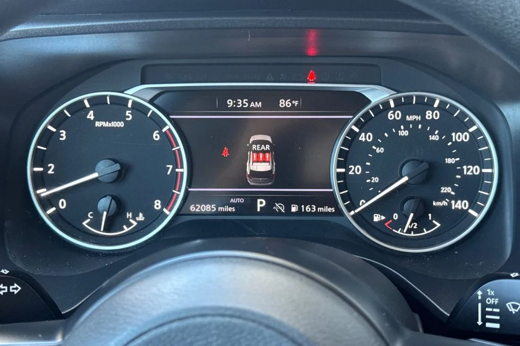 Used 2024 Gray Nissan S image 31