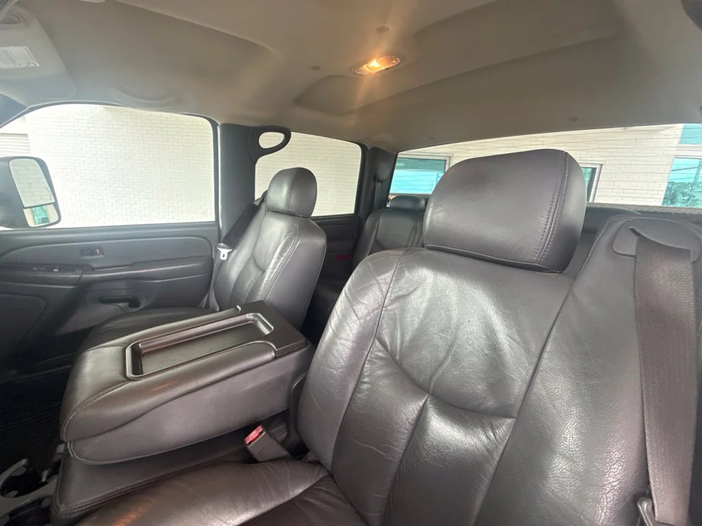 Used 2007 Graystone Metallic Chevrolet LT image 16