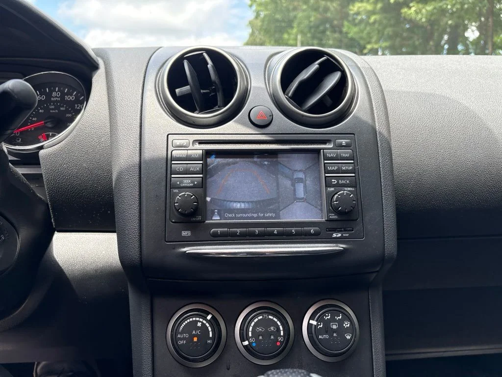 Used 2012 Silver Nissan SL image 19