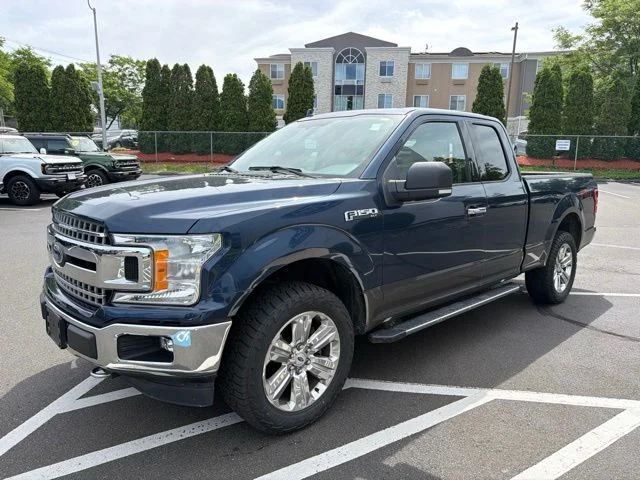 Used 2018 Blue Ford XLT image 3