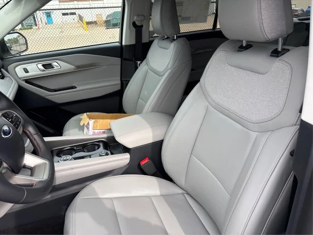 New 2026 Star White Metallic Tri-Coat Ford Active image 32