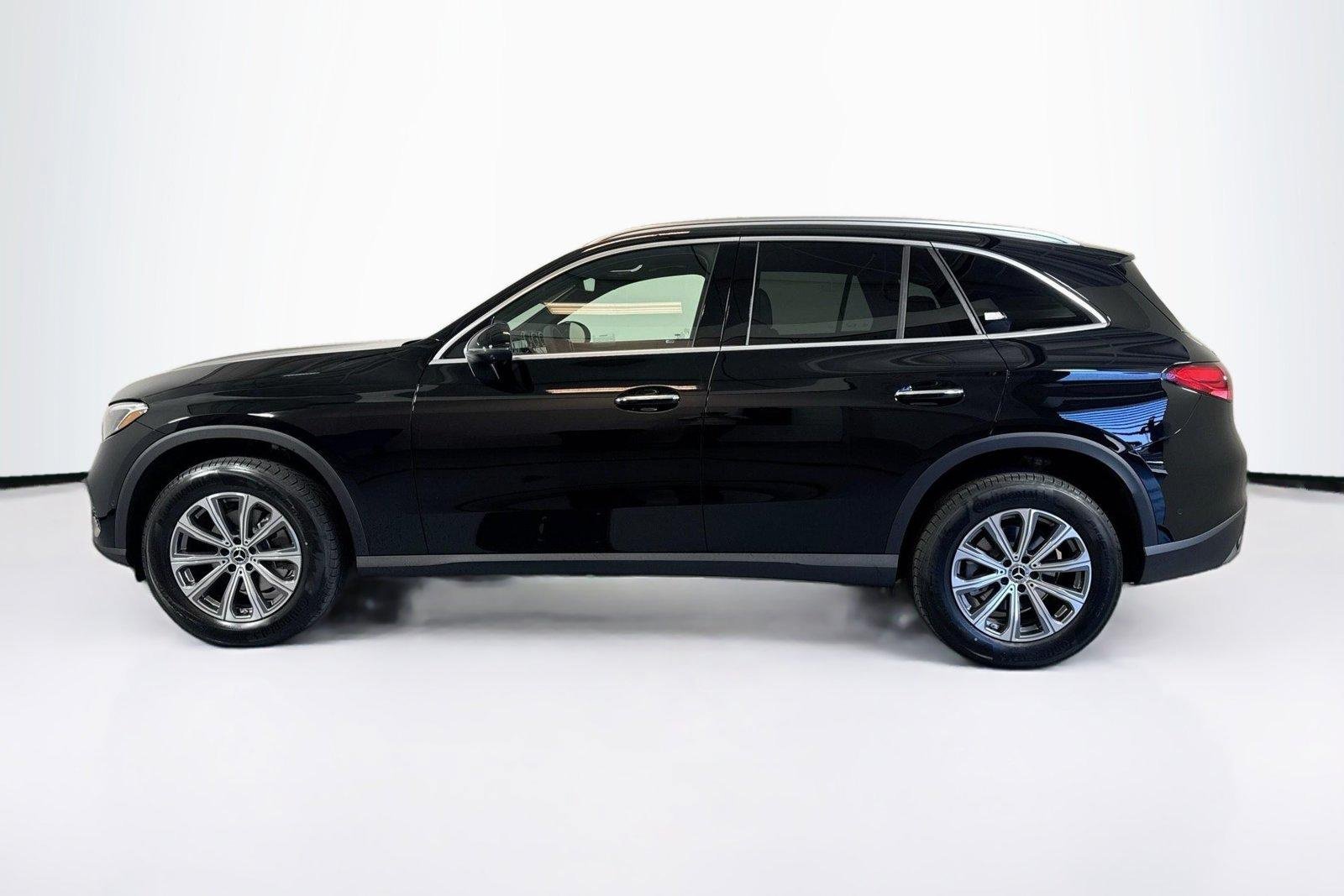 New 2026 Black Mercedes-Benz GLC 300 image 8