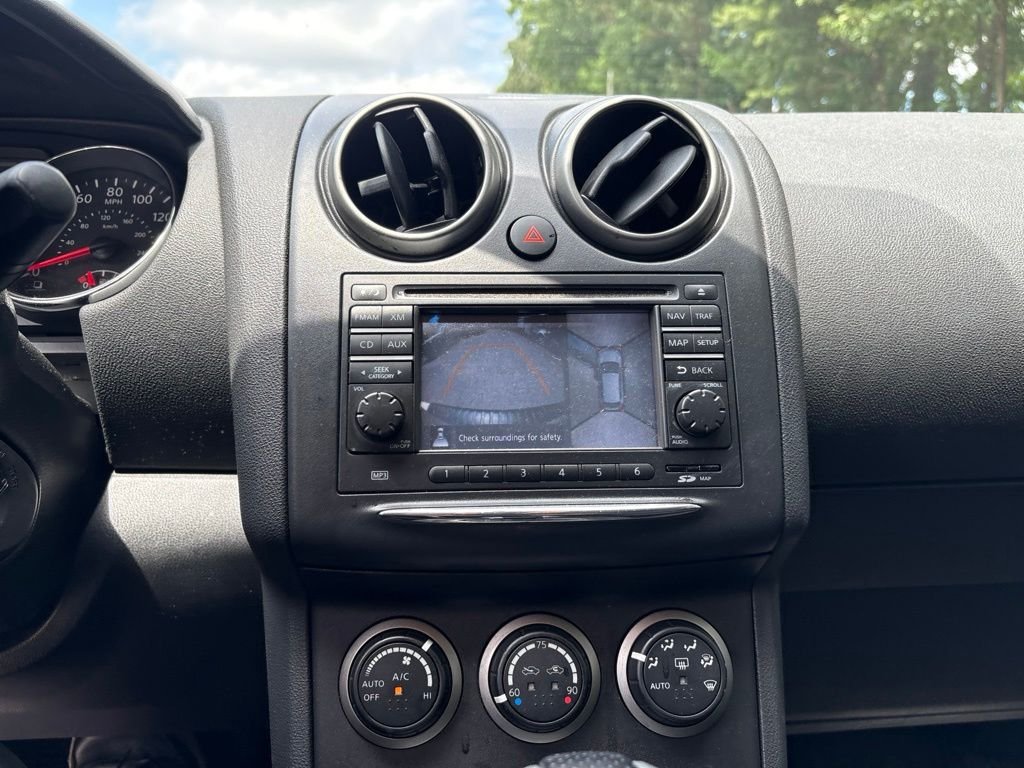 Used 2012 Silver Nissan SL image 19