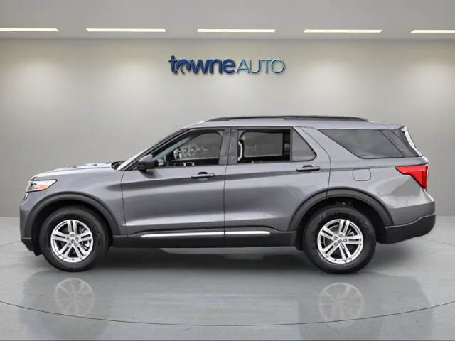 Certified Used 2023 Gray Ford XLT image 4