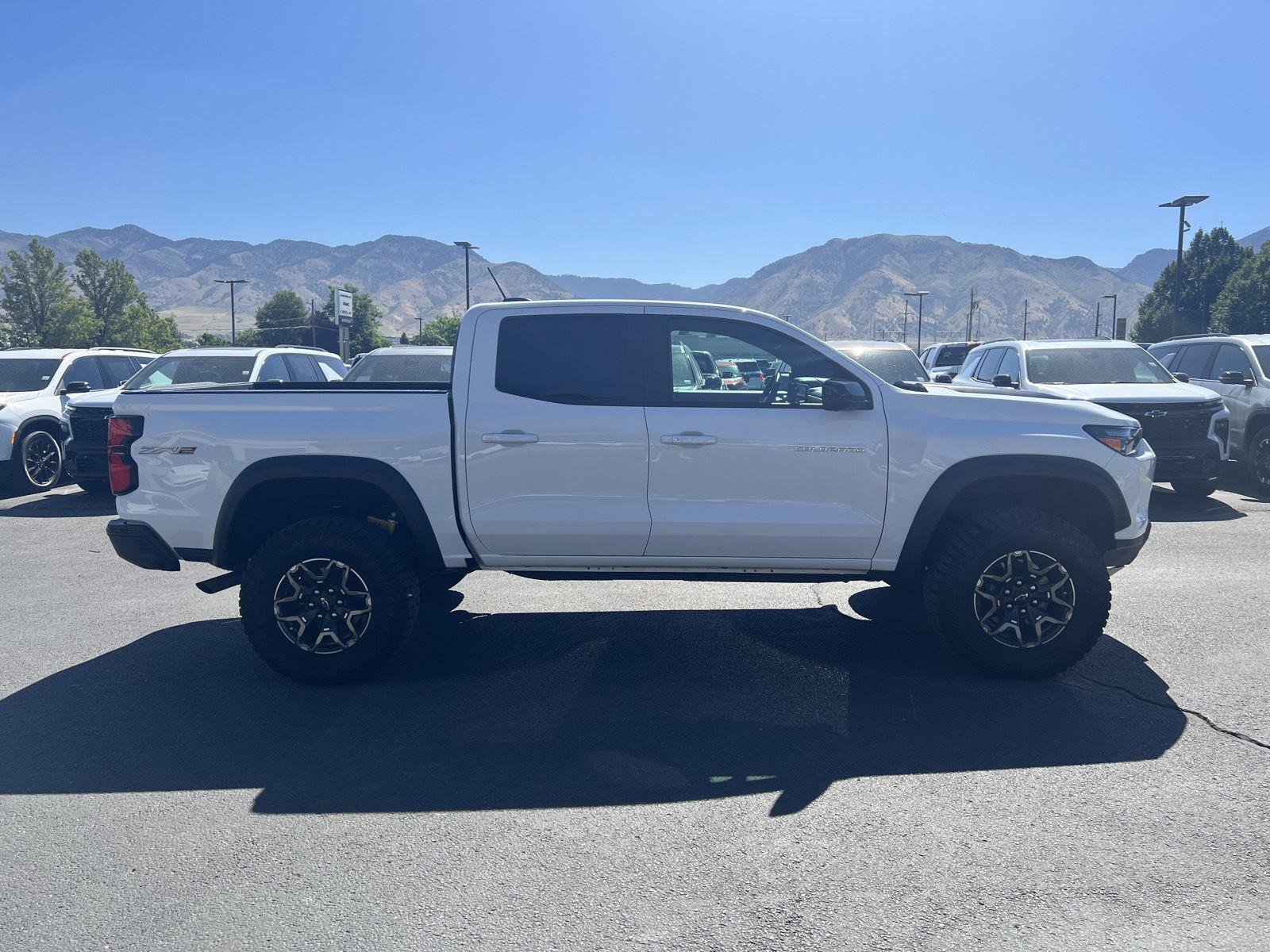2024 Chevrolet Colorado ZR2 - Photo 6