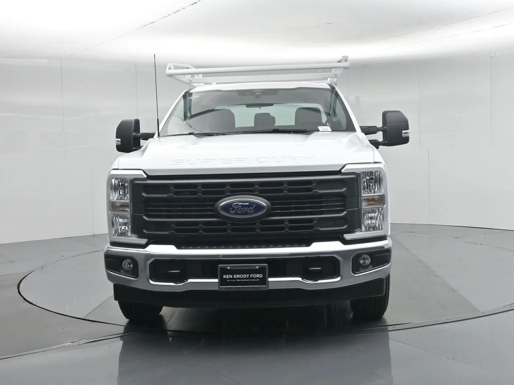 New 2026 Oxford White Ford XL image 29