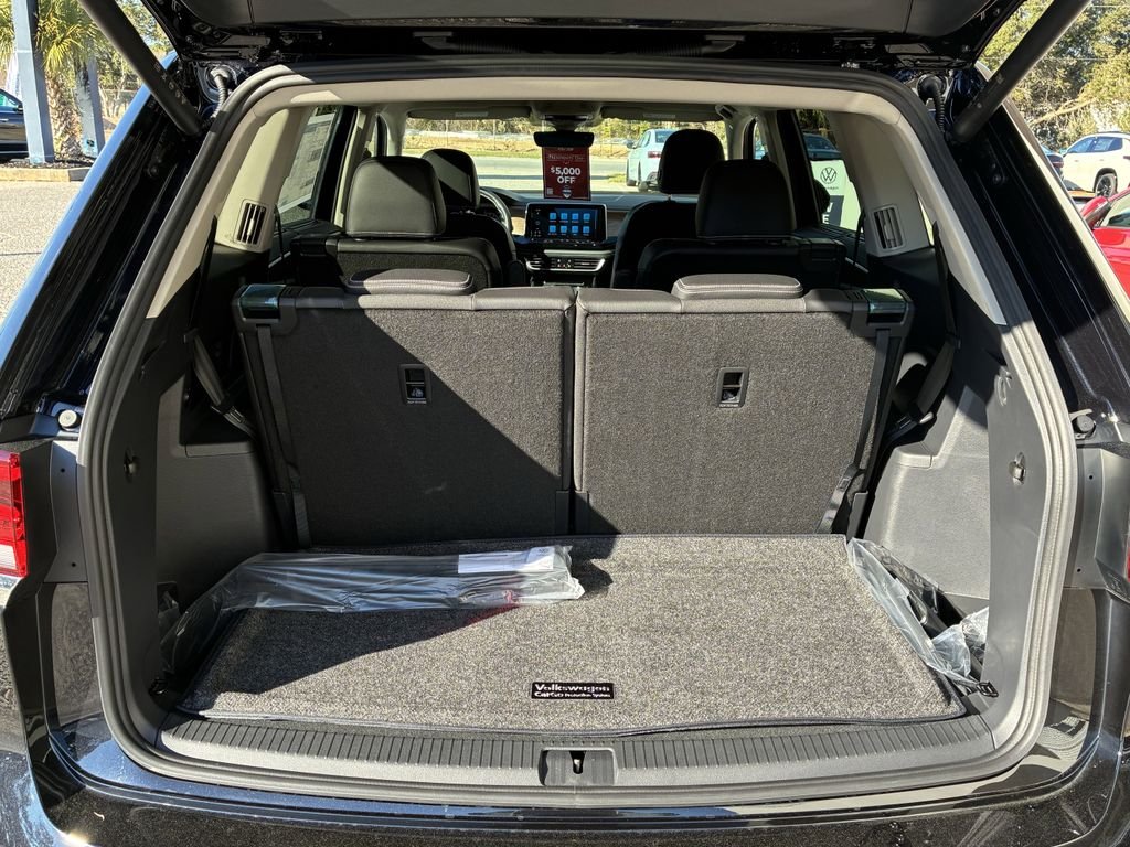 New 2026 Black Volkswagen 2.0T SE w/Technology image 30