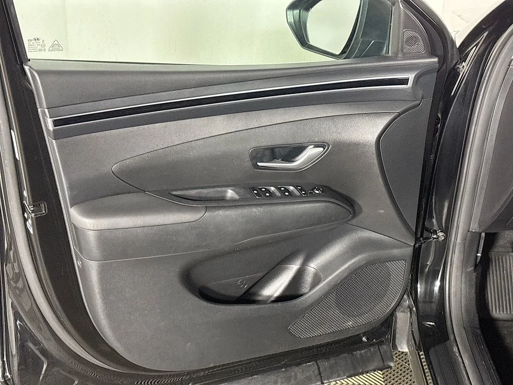 Used 2024 Black Hyundai SEL image 10