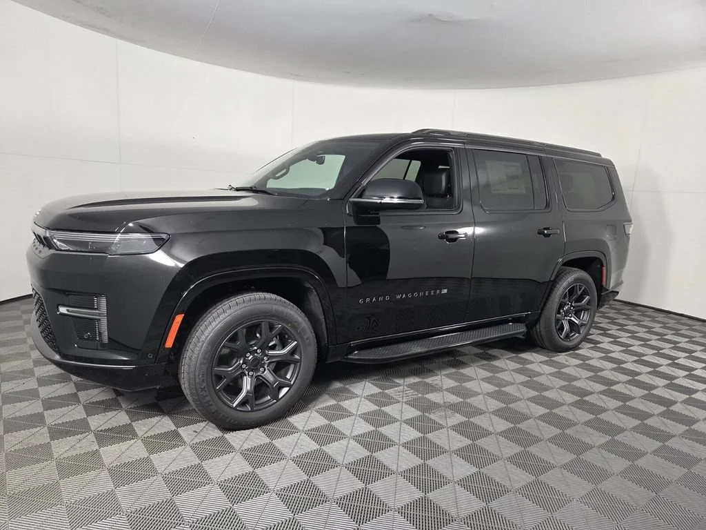 New 2026 High Gloss Black Exterior Paint Jeep Limited Altitude image 9