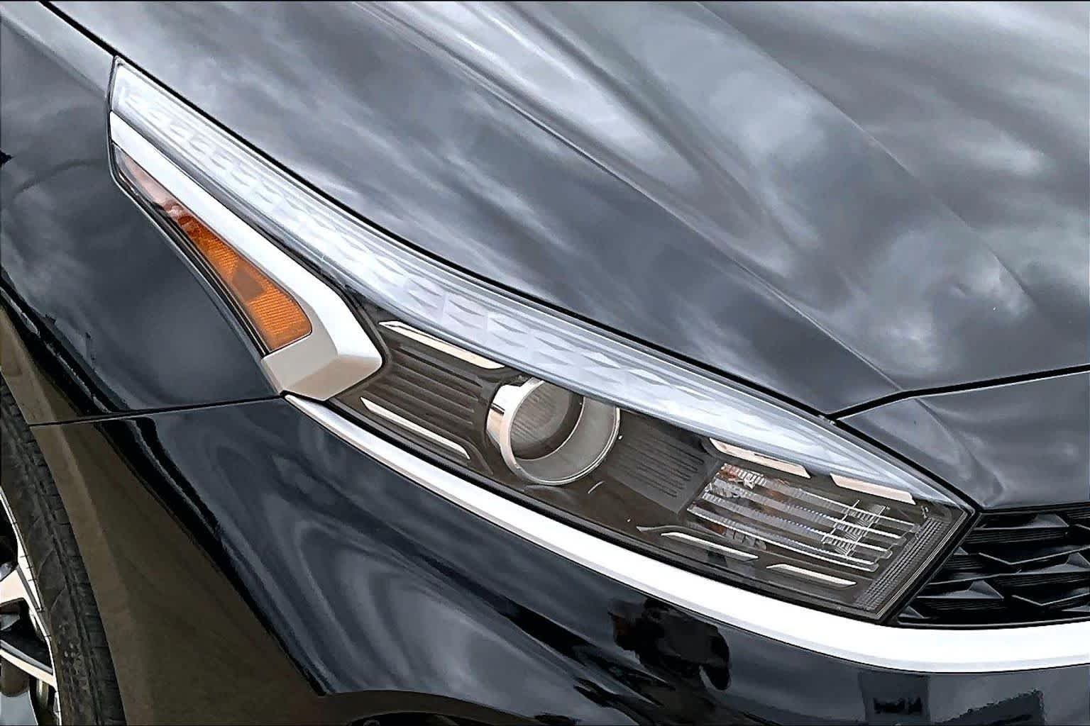 Used 2024 Aurora Black Kia LXS image 29