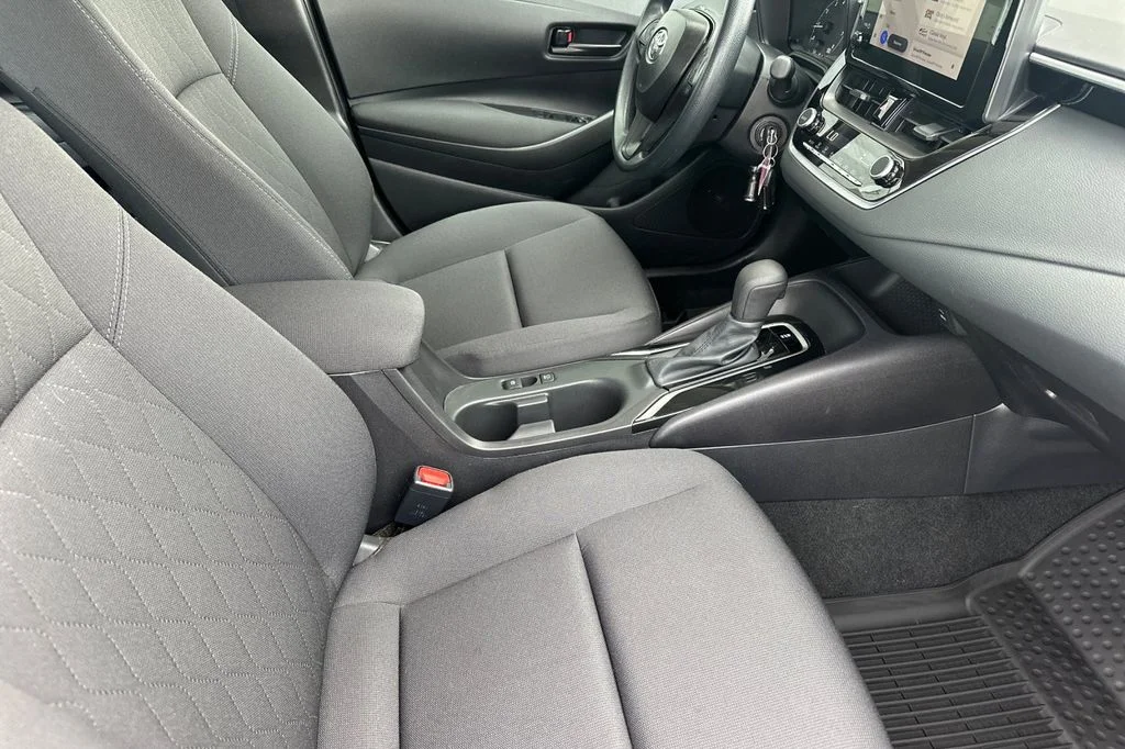 Used 2025 Midnight Black Metallic Toyota LE image 18