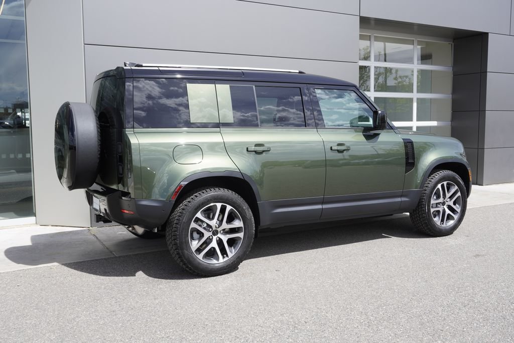 New 2026 Woolstone Green Land Rover S image 4
