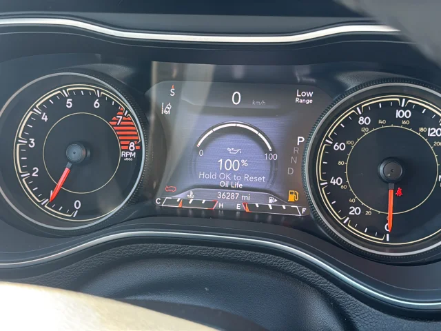 Used 2022 Gray Jeep Limited image 12