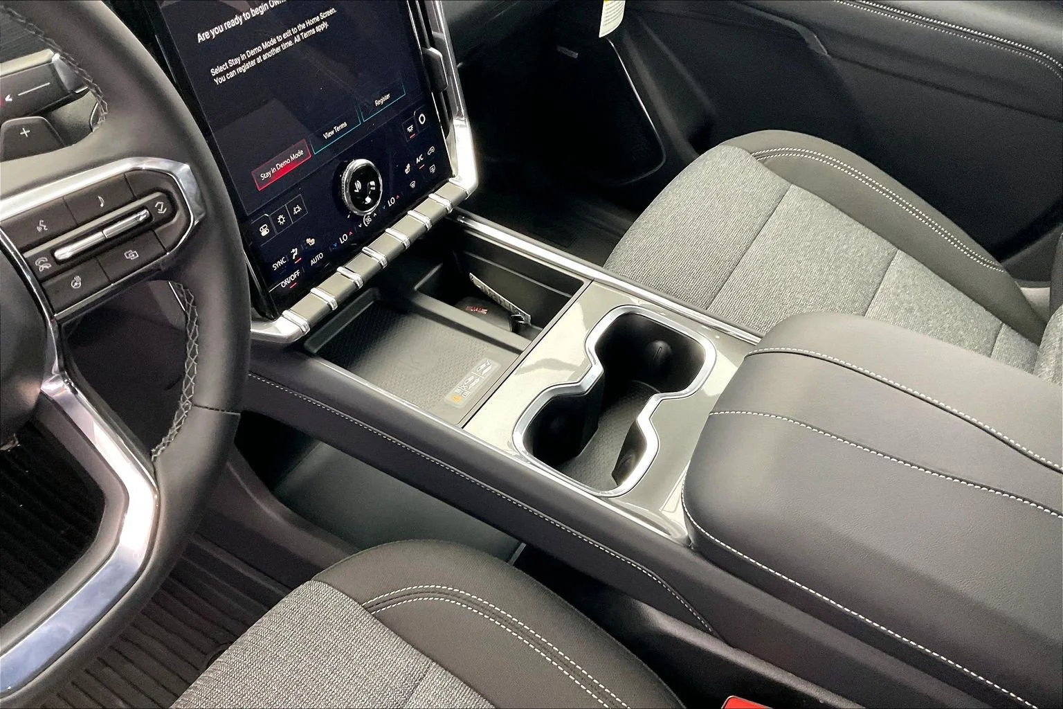 2026 GMC Acadia Elevation - Photo 8