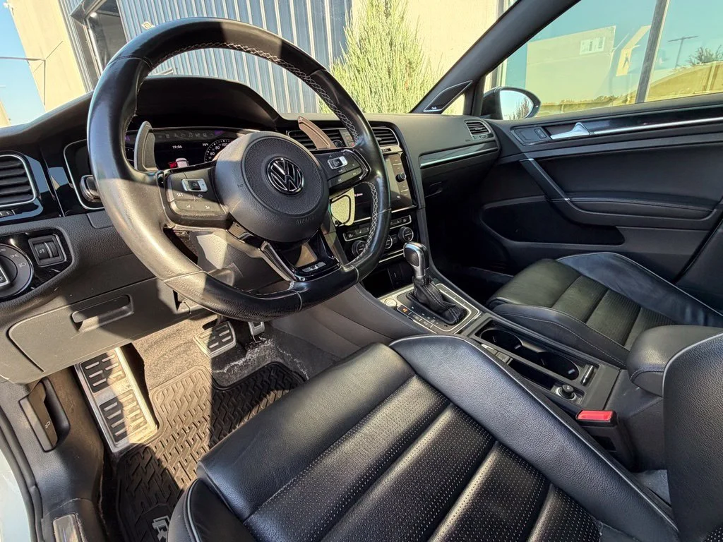 Used 2019 White Volkswagen DCC & Navigation 4Motion image 7