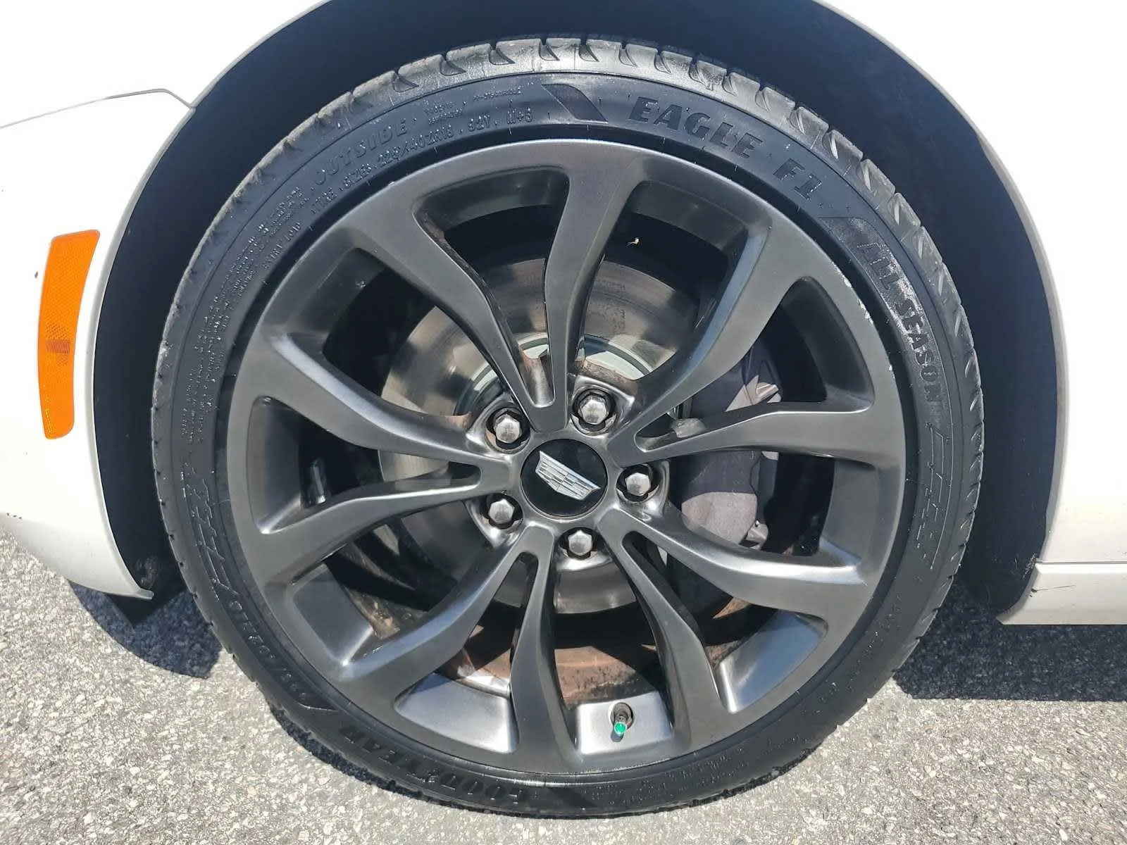 Used 2018 CRYSTAL WHITE TRICOAT Cadillac Luxury AWD image 14