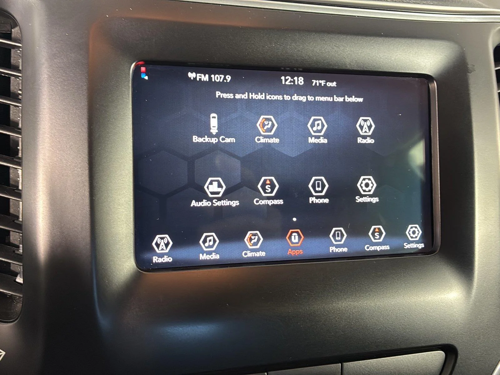 Used 2020 Diamond Black Crystal Pearlcoat Jeep Latitude image 45