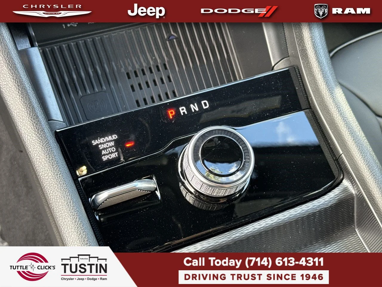 New 2027 Bright White Clear-Coat Paint Jeep Limited image 26