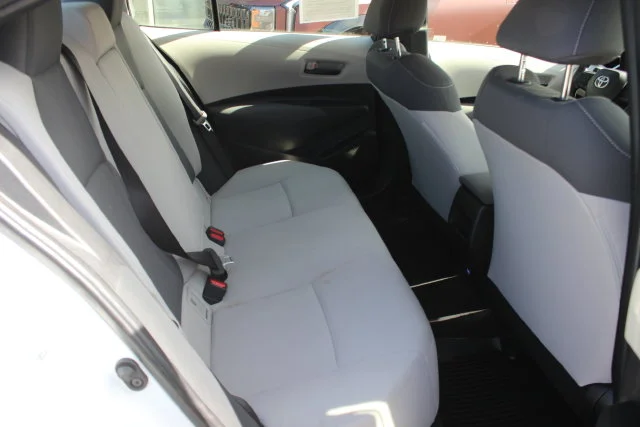 Used 2022 White Toyota LE image 25