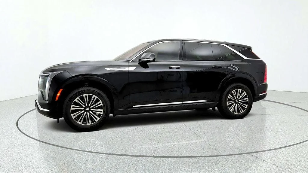Used 2026 Black Raven Cadillac AWD 4dr Luxury image 8