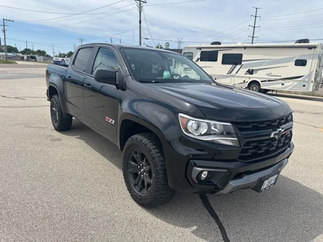Used 2022 Black Chevrolet Z71 image 5