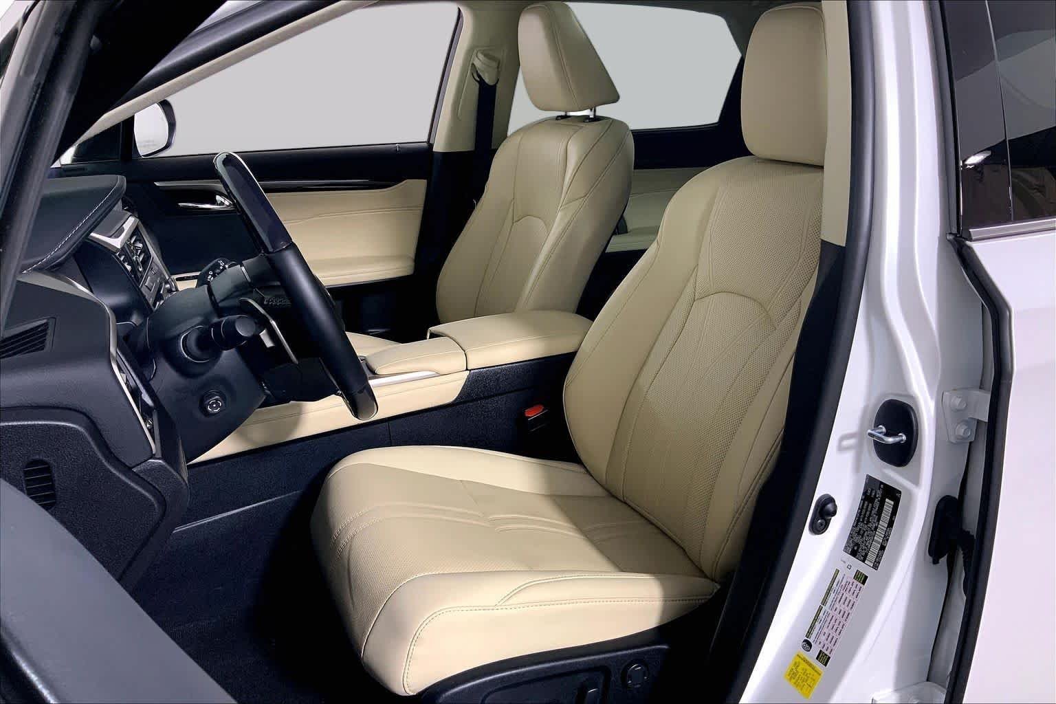 Certified Used 2021 Eminent White Pearl Lexus  image 8