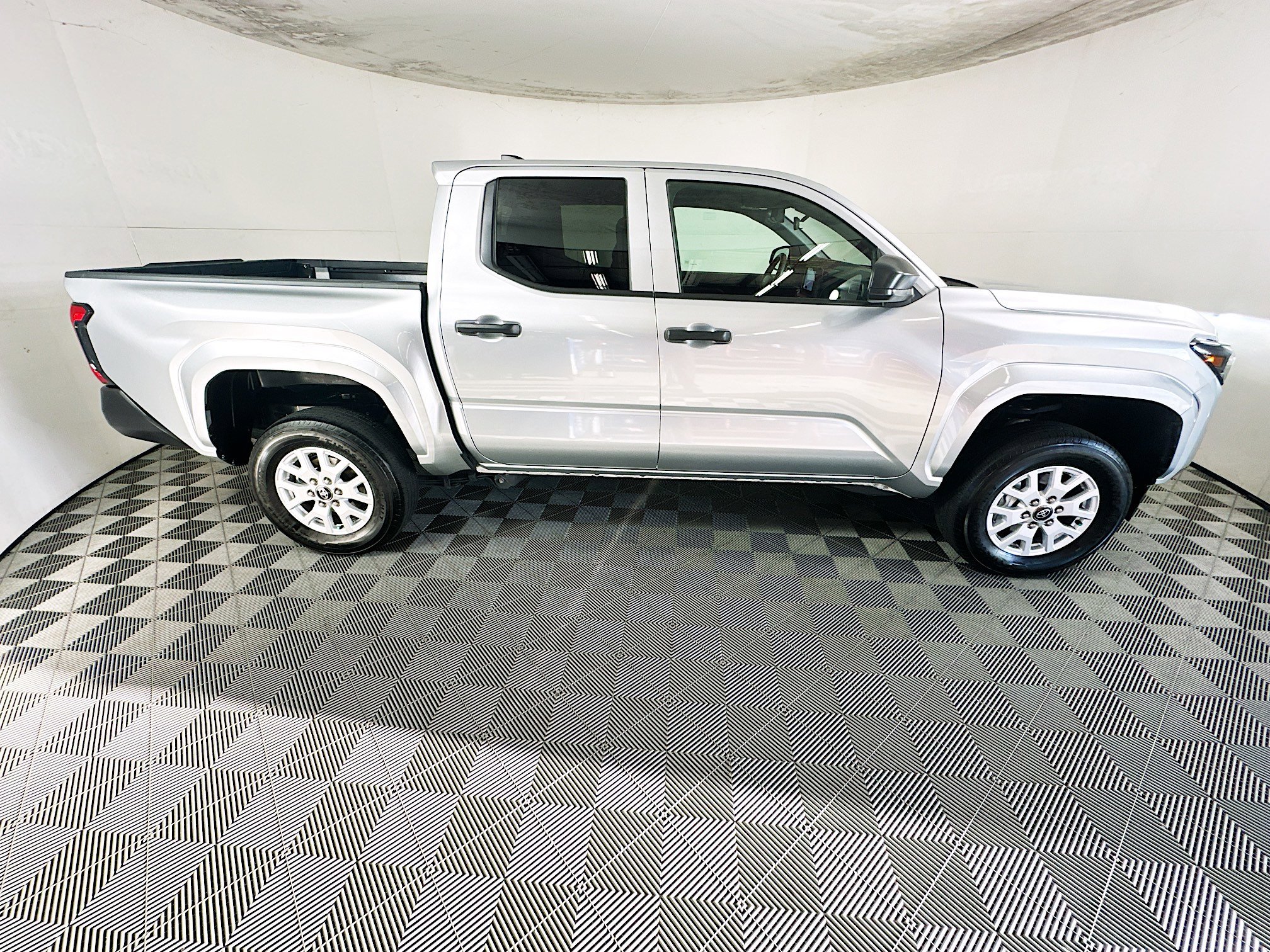 2024 Toyota Tacoma thumbnail 4