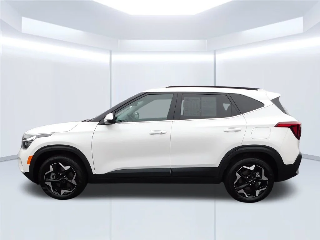Used 2024 White Kia EX image 6
