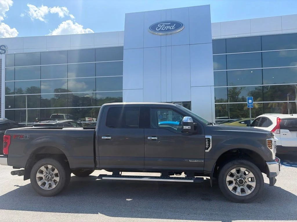 Used 2018 Gray Ford Lariat image 4