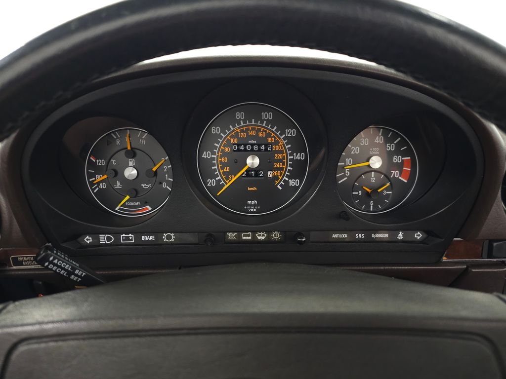 Used 1987 Gold Mercedes-Benz 560 SL image 43