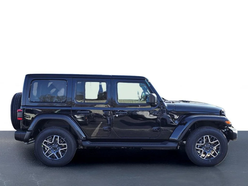 New 2026 Black Clear-Coat Exterior Paint Jeep Sahara image 7