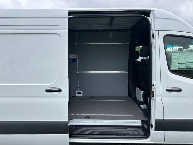 New 2026 Arctic White Mercedes-Benz Cargo 170 WB image 55