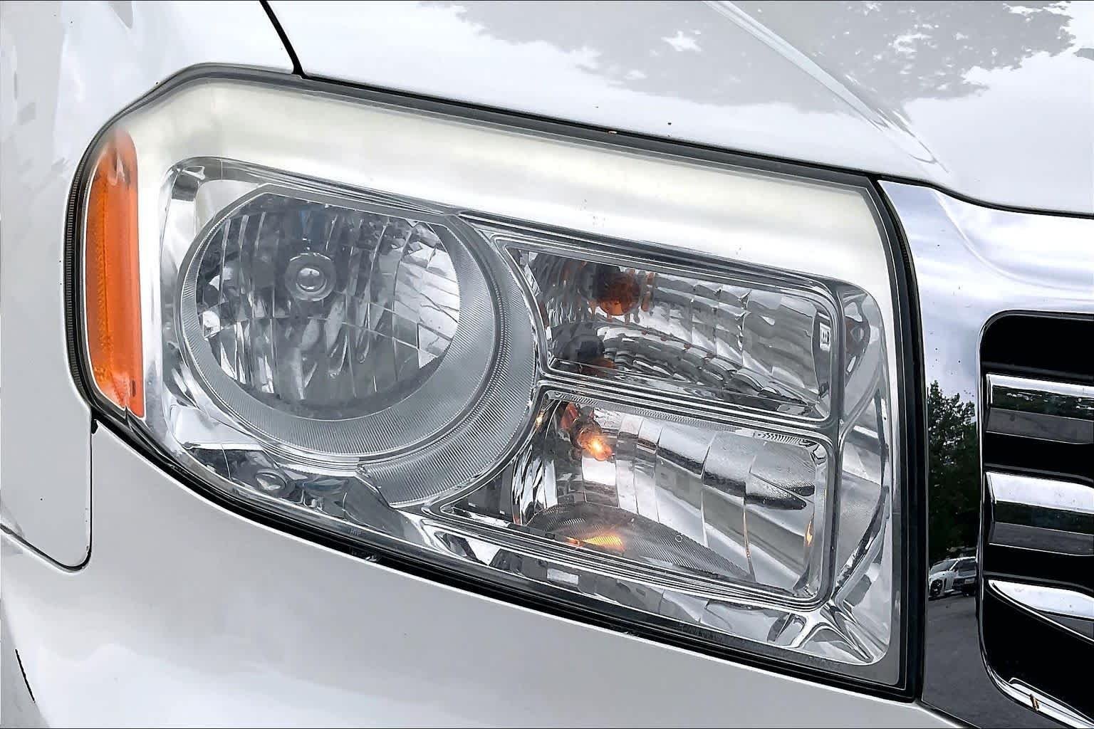 Used 2014 White Diamond Pearl Honda Touring image 29