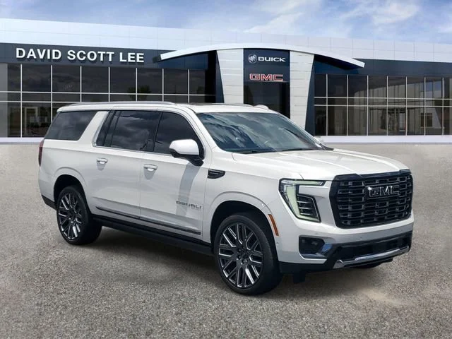 Used 2025 White Frost Tricoat GMC Denali Ultimate image 1