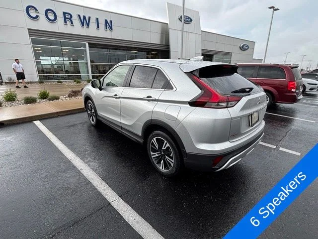Used 2023 Silver Mitsubishi SE image 4