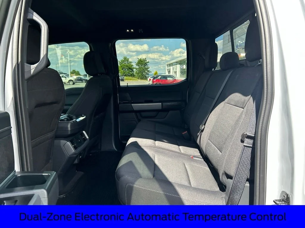 Used 2025 White Metallic Ford XLT image 7