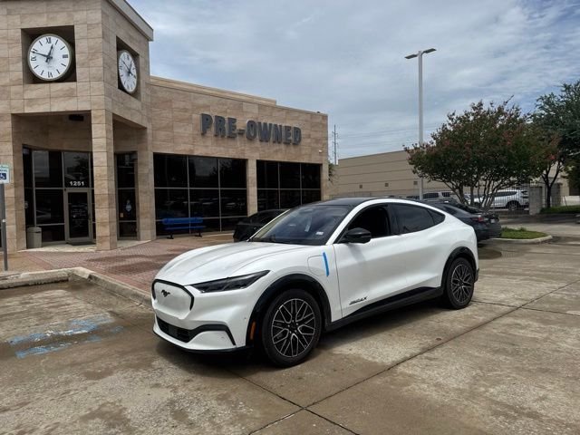 Used 2024 White Ford Premium image 1