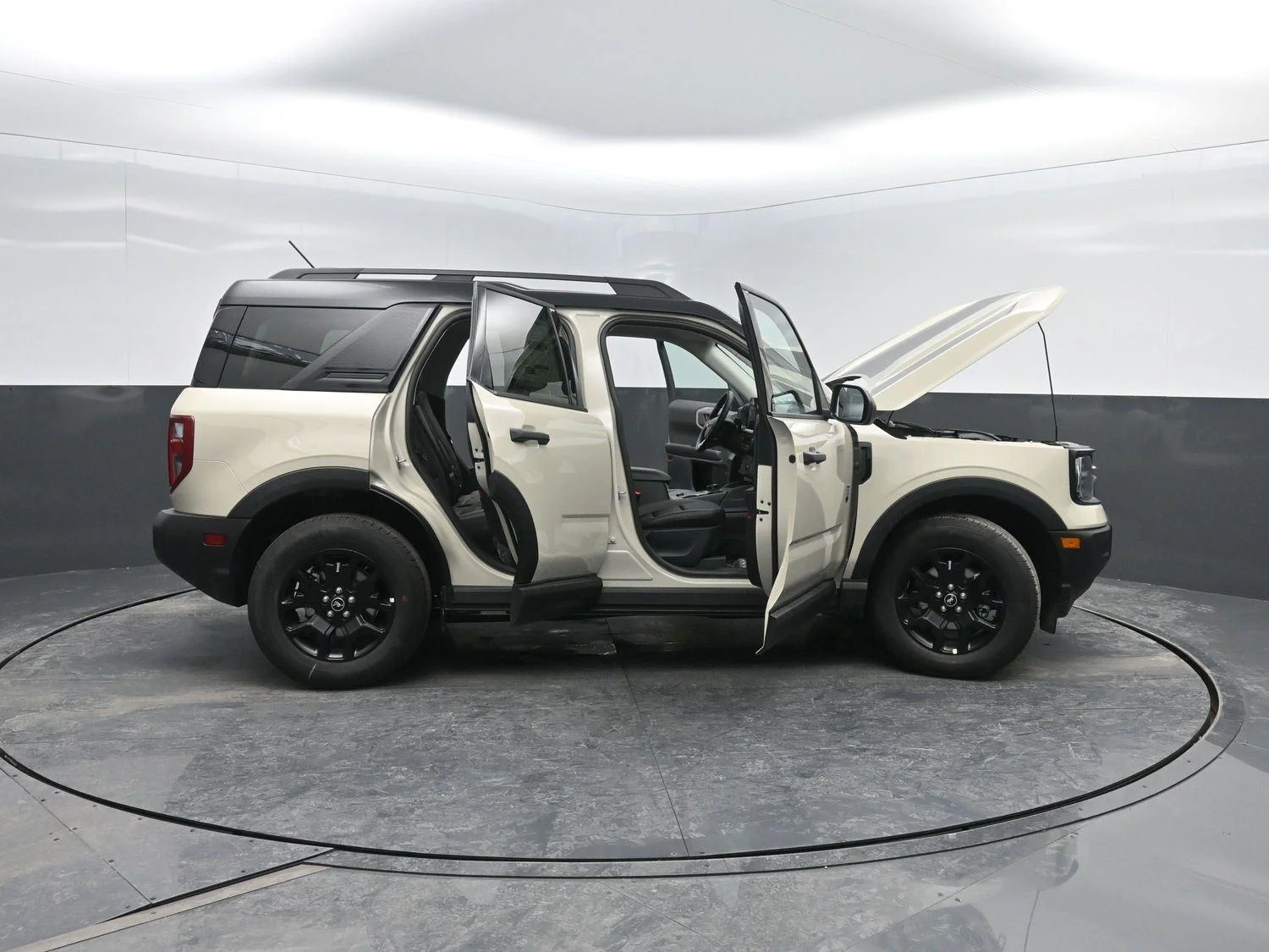 New 2025 Desert Sand Ford Big Bend® image 45