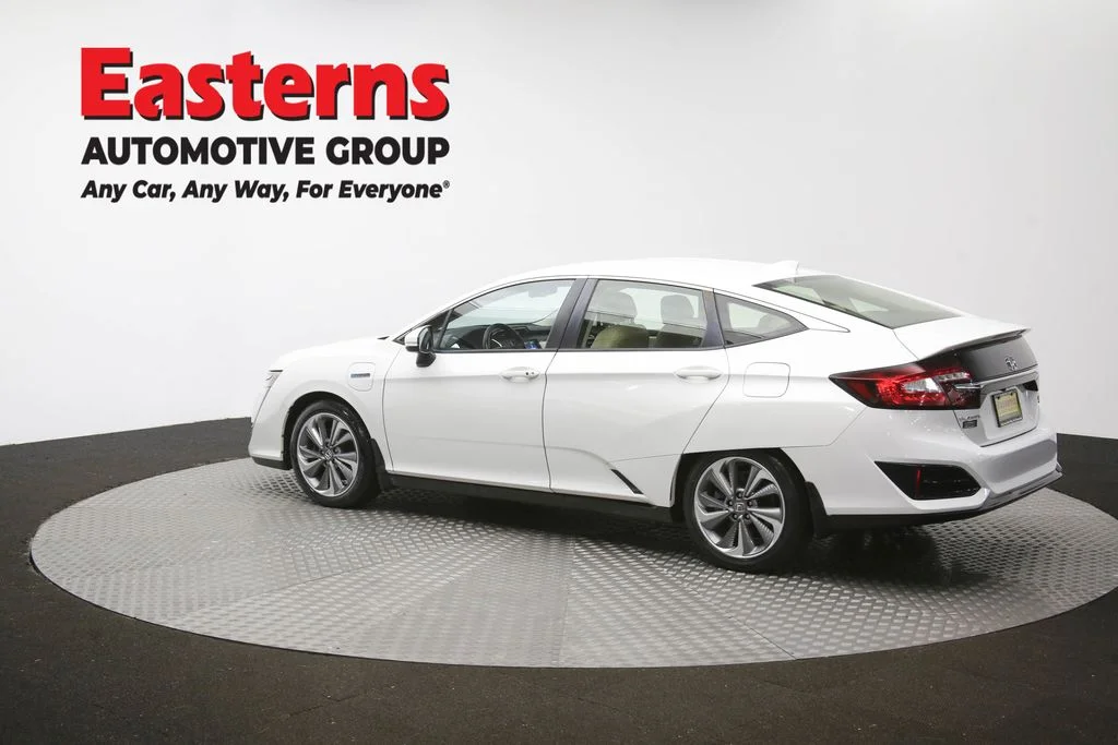 Used 2018 White Honda Touring image 61