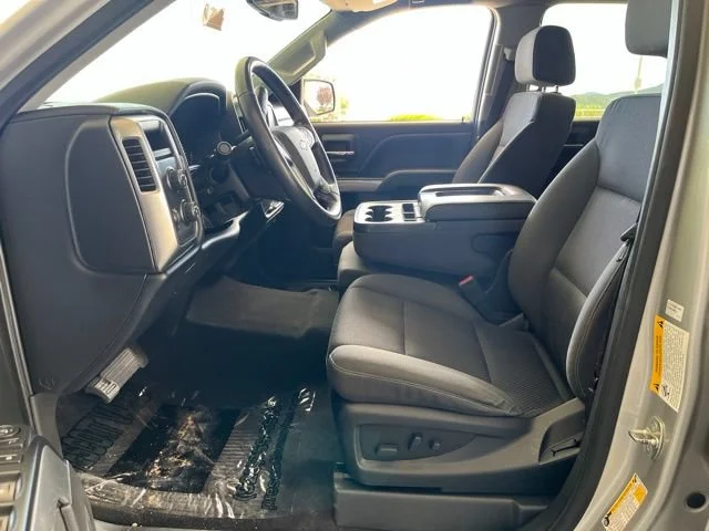 Used 2018 Silver Ice Metallic Chevrolet LT image 32