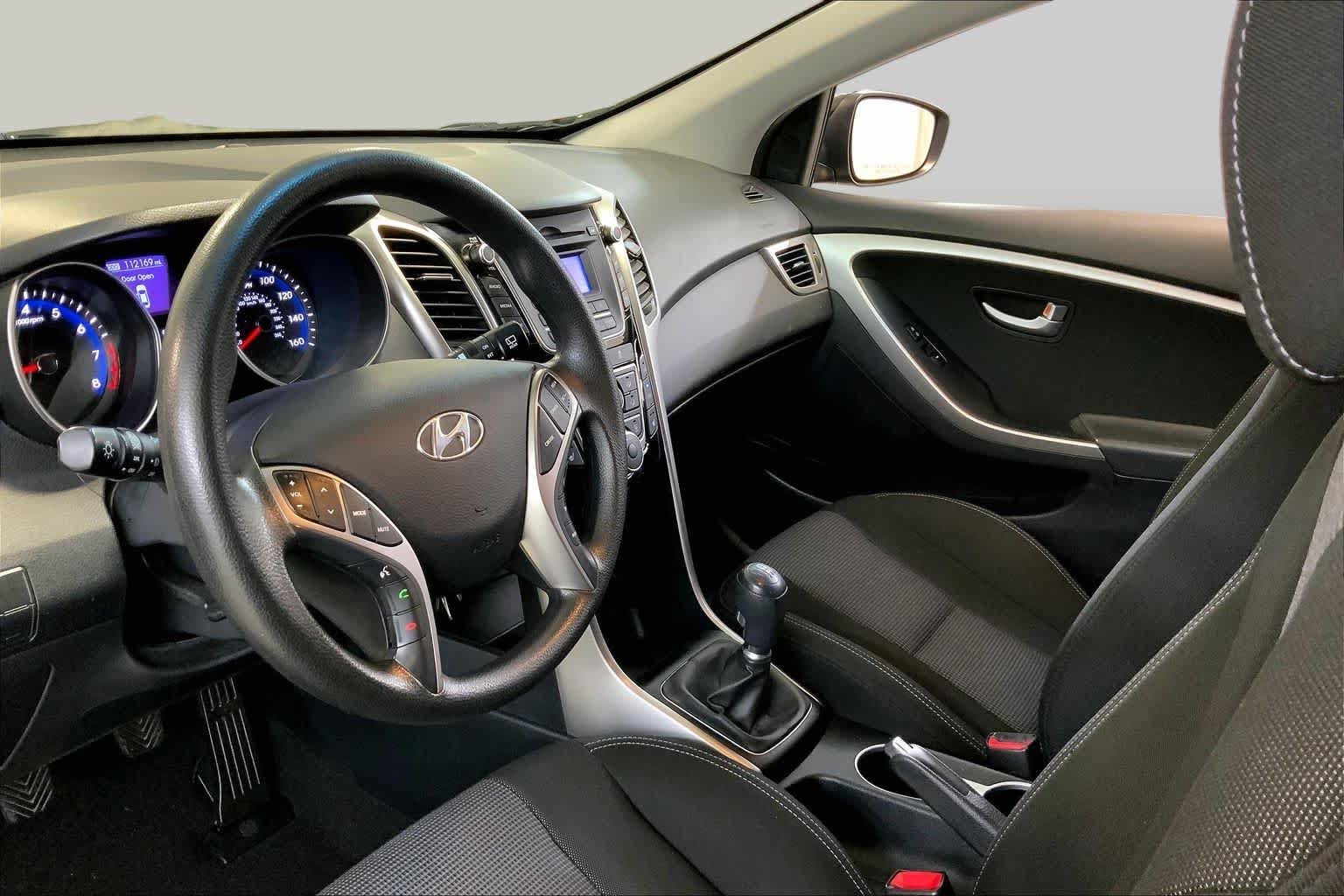 Used 2014 Black Noir Pearl Hyundai  image 17