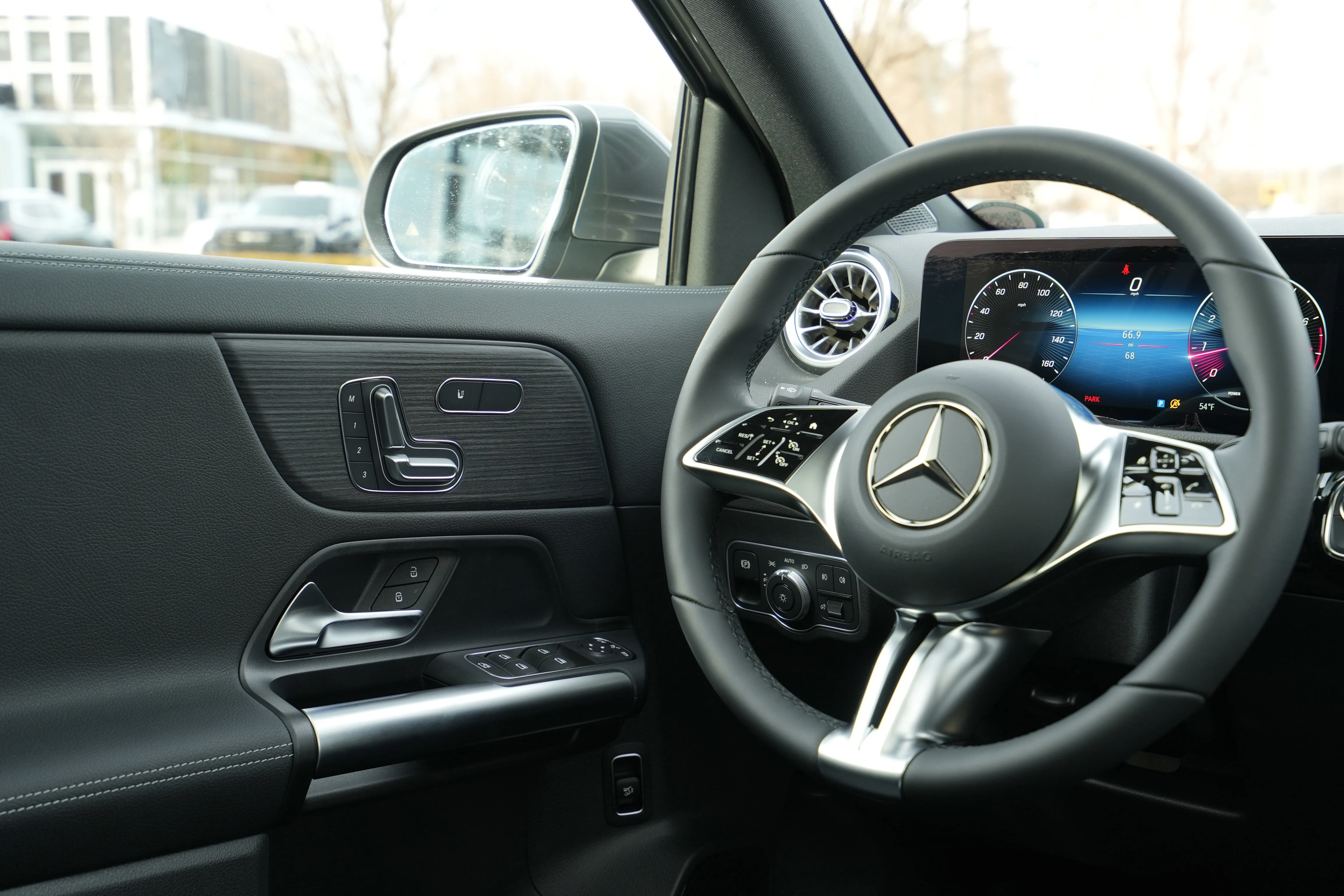 Used 2026 Gray Mercedes-Benz GLA 250 image 24