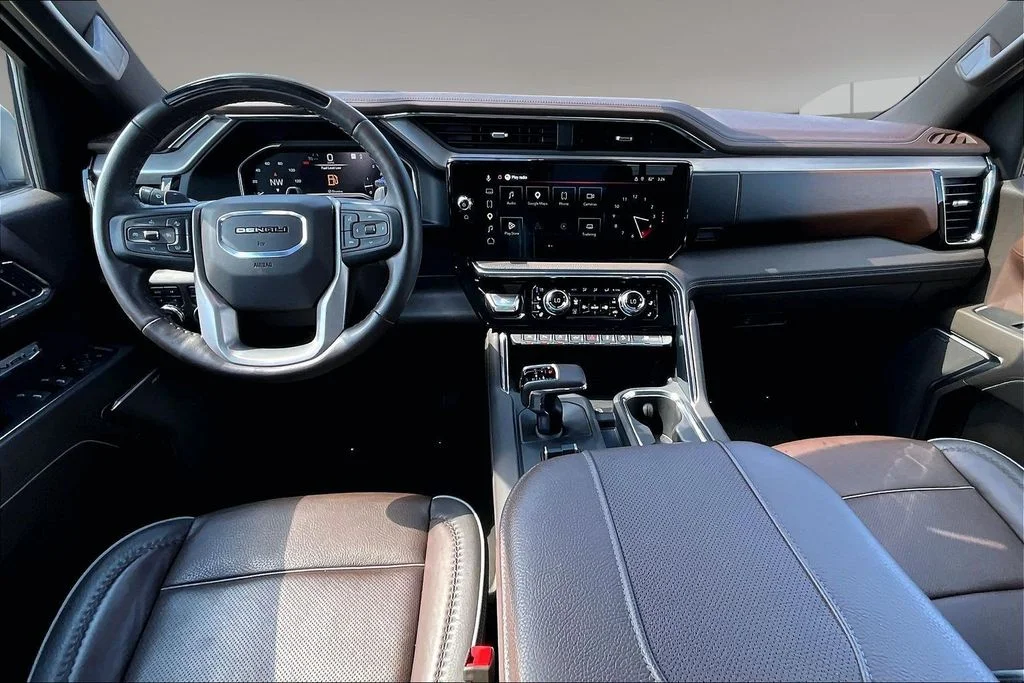 Used 2024 White GMC Denali image 15