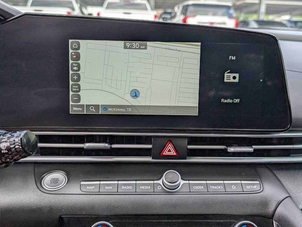 Used 2025 Silver Hyundai SEL Convenience image 7