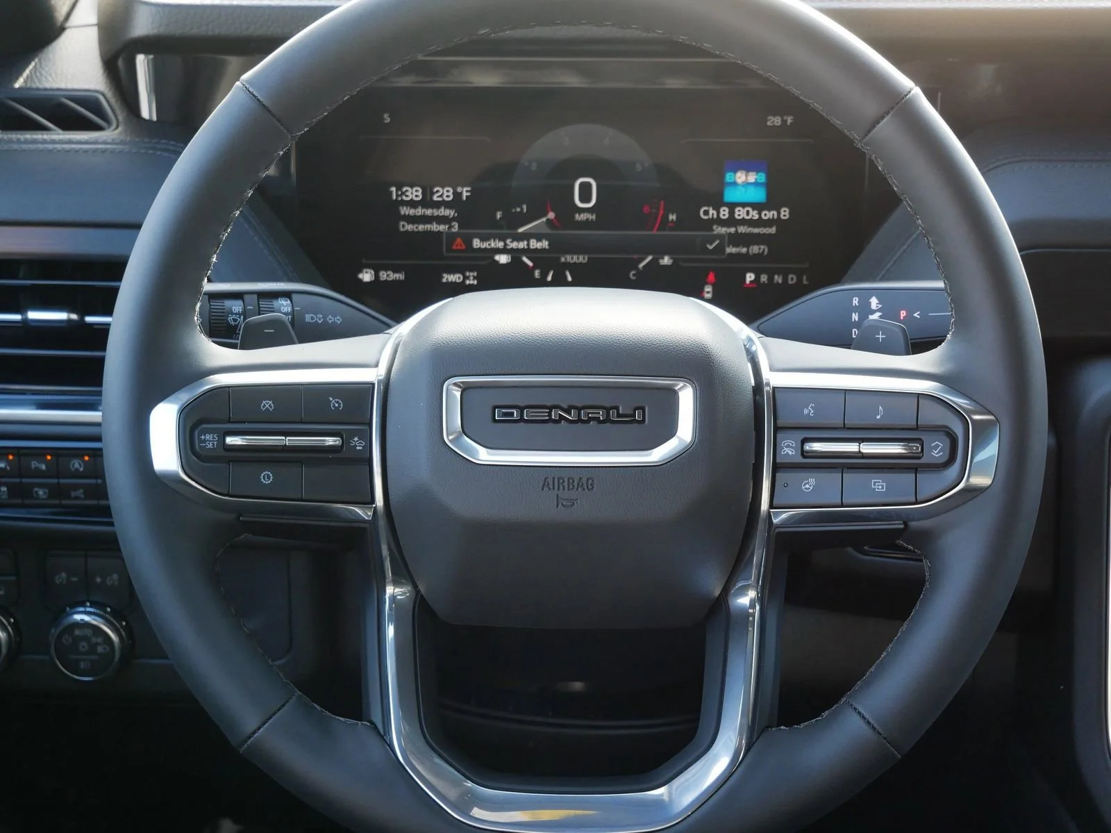 2026 GMC Yukon XL Denali - Photo 8