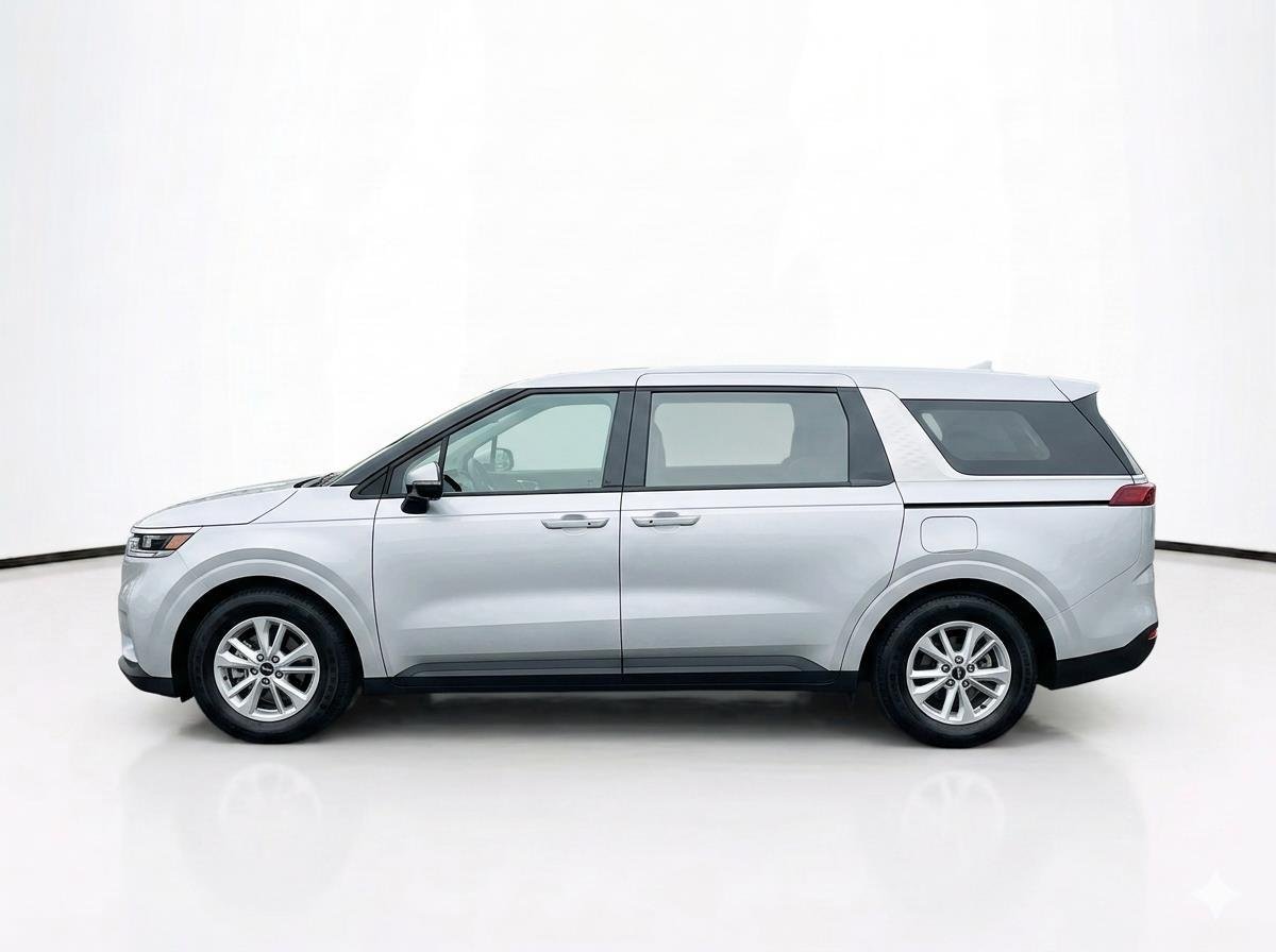 Used 2022 Silky Silver Kia LXS image 7